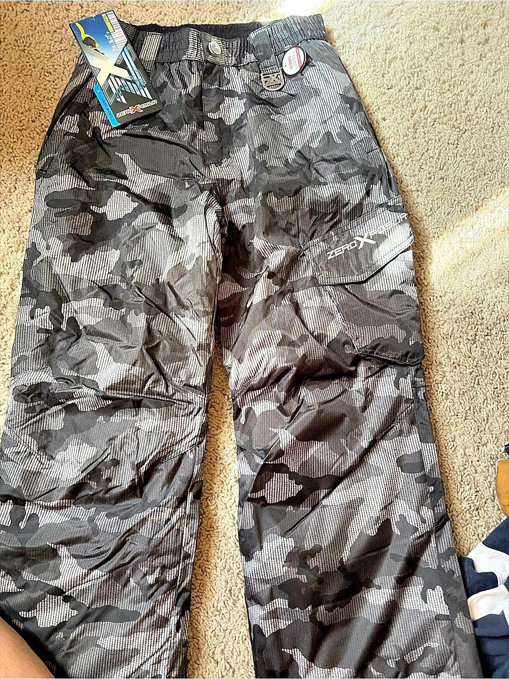 ZeroXposur Snow Pants 10/12 Black & Gray Camo